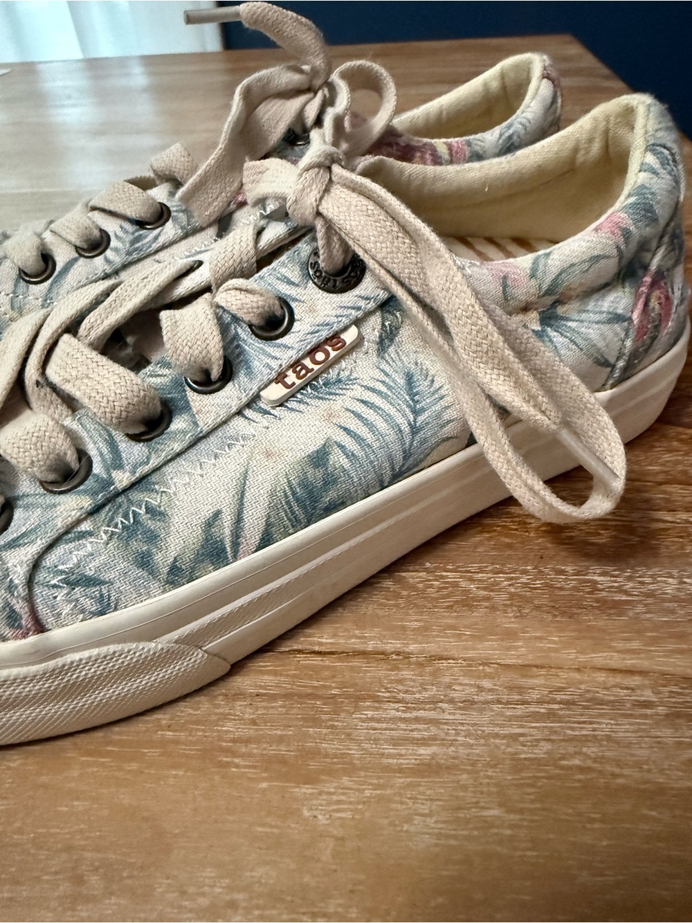 Women’s Taos Floral Canvas Lace-Up Sneakers - Beige Laces - Picture 3 of 3